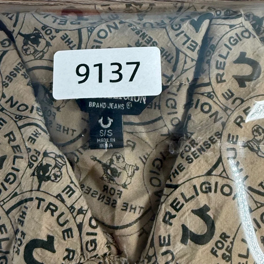 True Religion Camp Shirt Mens Small Tan All Over Logo Print Short Sleeve